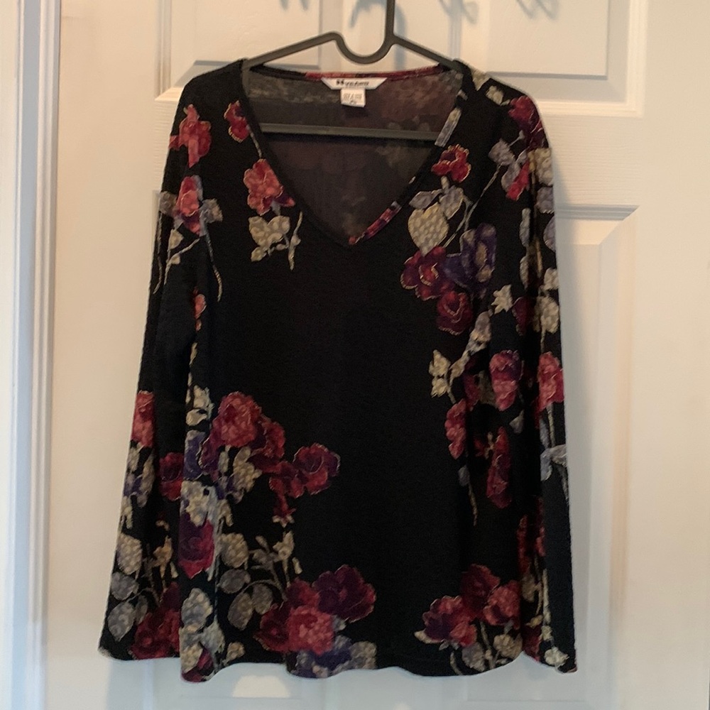 Nygard Collection black floral top